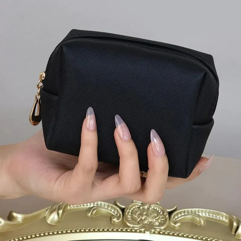 [v2] Mini Makeup Bag 4